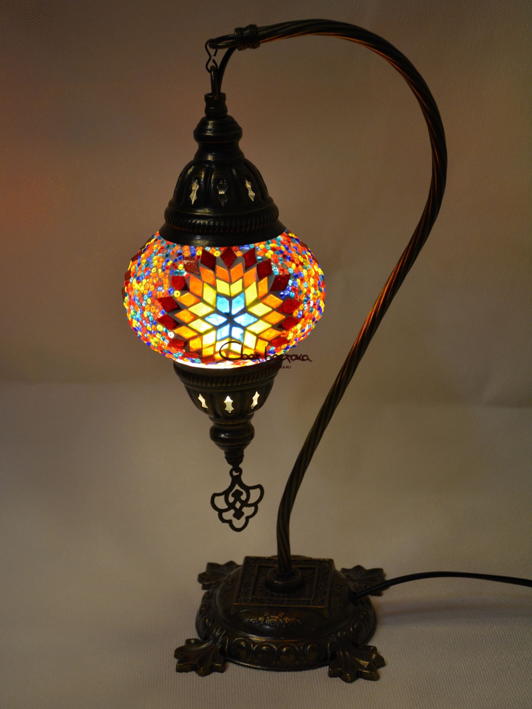 Тм лампы. Турецкие лампы. Турецкие настольные лампы. Настольная лампа мозаичная. Светильник настольный турецкий.